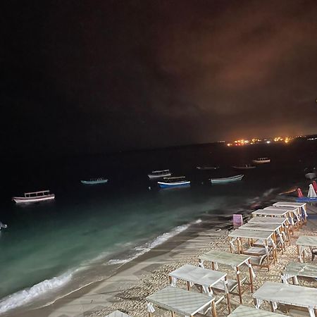 Готель Mandala Beach Club Pendales Екстер'єр фото